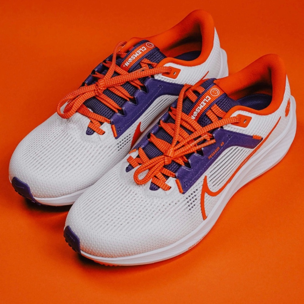 Clemson Tigers NIKE AIR ZOOM PEGASUS 40 White DZ5966-100 Men's Shoes 8.5- Unisex